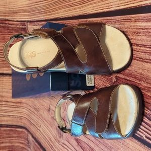 SAS HUGGY sandals 8M
